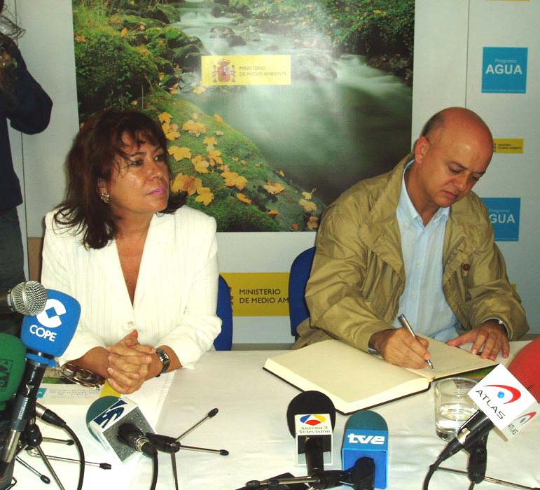 Odón Elorza eta Cristina Narbona inaugurazio ekitaldian.
